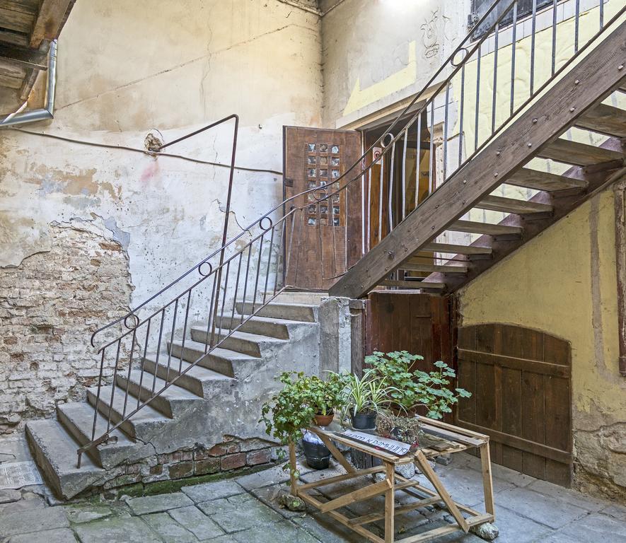Art & House Apartment Lviv Exterior photo